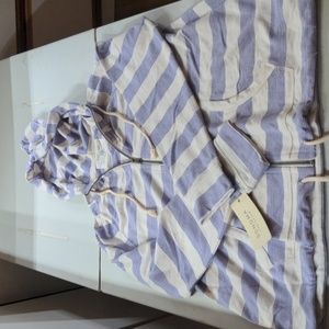 NWT WOMENS ZIP UP HOODIE